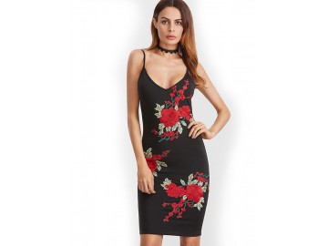 Vestido Curto Estampa de Rosas de Alcinha - Preto 